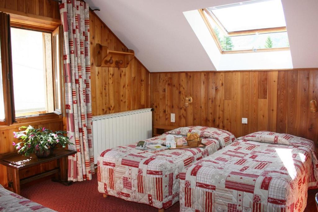 Hotel Le Chamois Logis Molines-en-Queyras Quarto foto